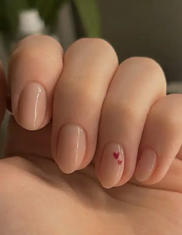 خدمات ناخن یاقوت سرخ - فرشته زرچینی آذر زرچینی سالن زیبایی یاقوت سرخ