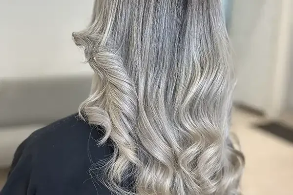 خدمات مو یاقوت سرخ - فرشته زرچینی آذر زرچینی سالن زیبایی یاقوت سرخ